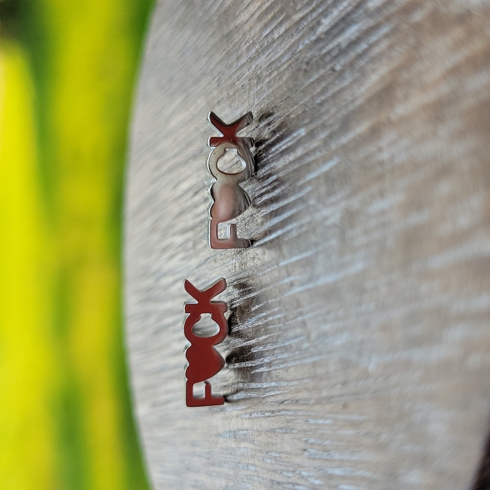 Unapologetic Stud Earrings, titanium, unisex - Picture 4 of 5